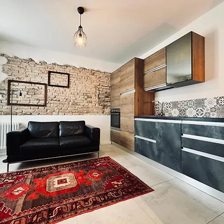Homestories Venice Apartment *